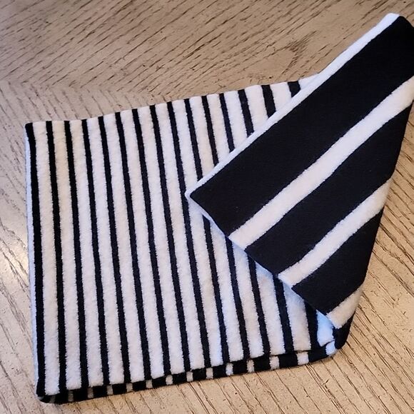 Cute scarf cream and black - Picture 9 of 9